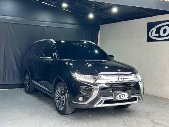 MITSUBISHI OUTLANDER 2.0 MIVEC GASOLINA HPE AUTOMÁTICO